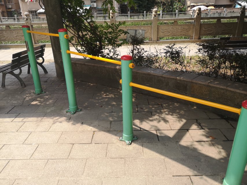 多聯(lián)壓腿架