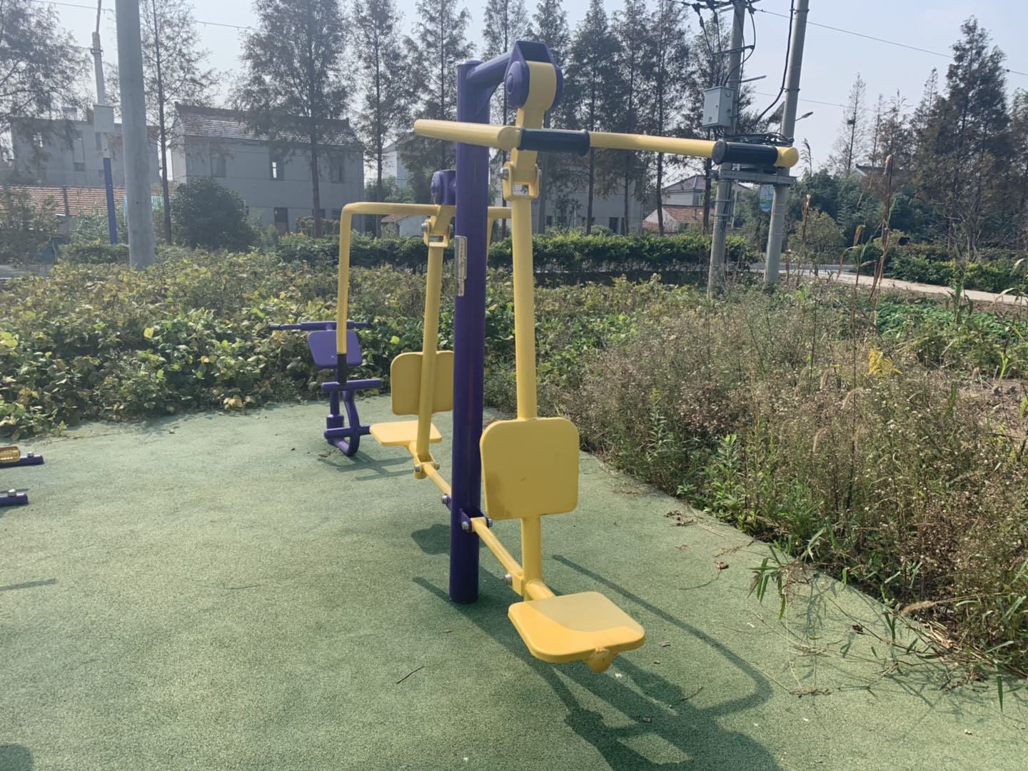 坐推坐拉器