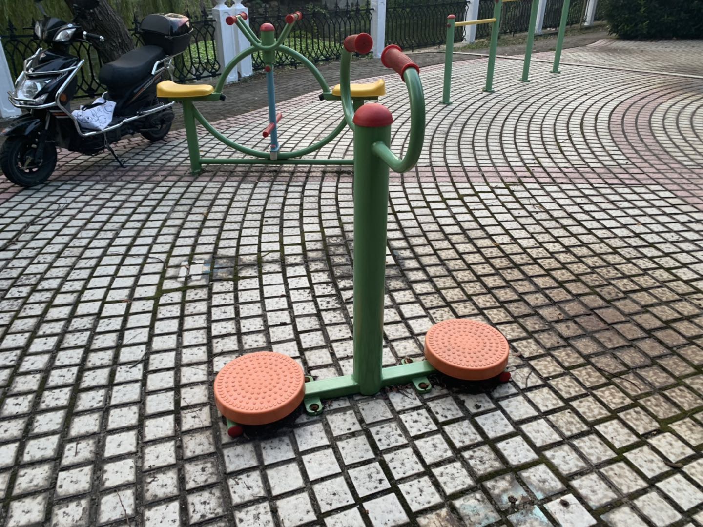 扭腰器