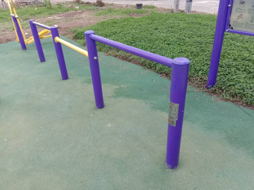 彈振壓腿器