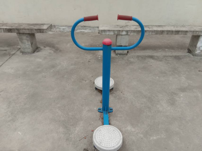 扭腰器