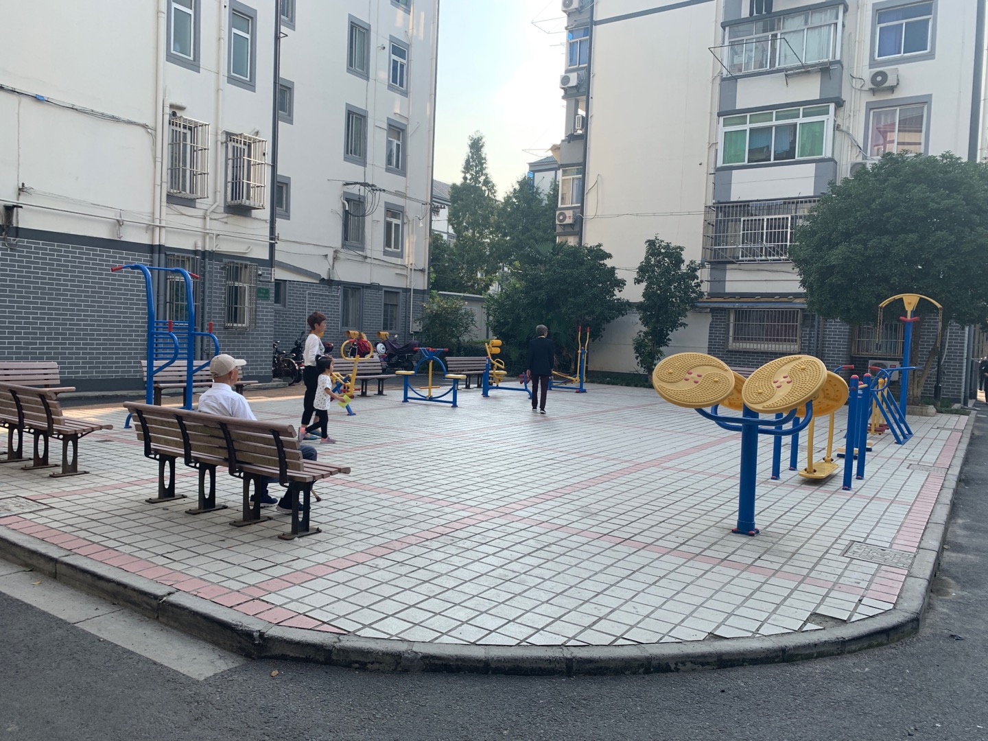 方東一村健身點