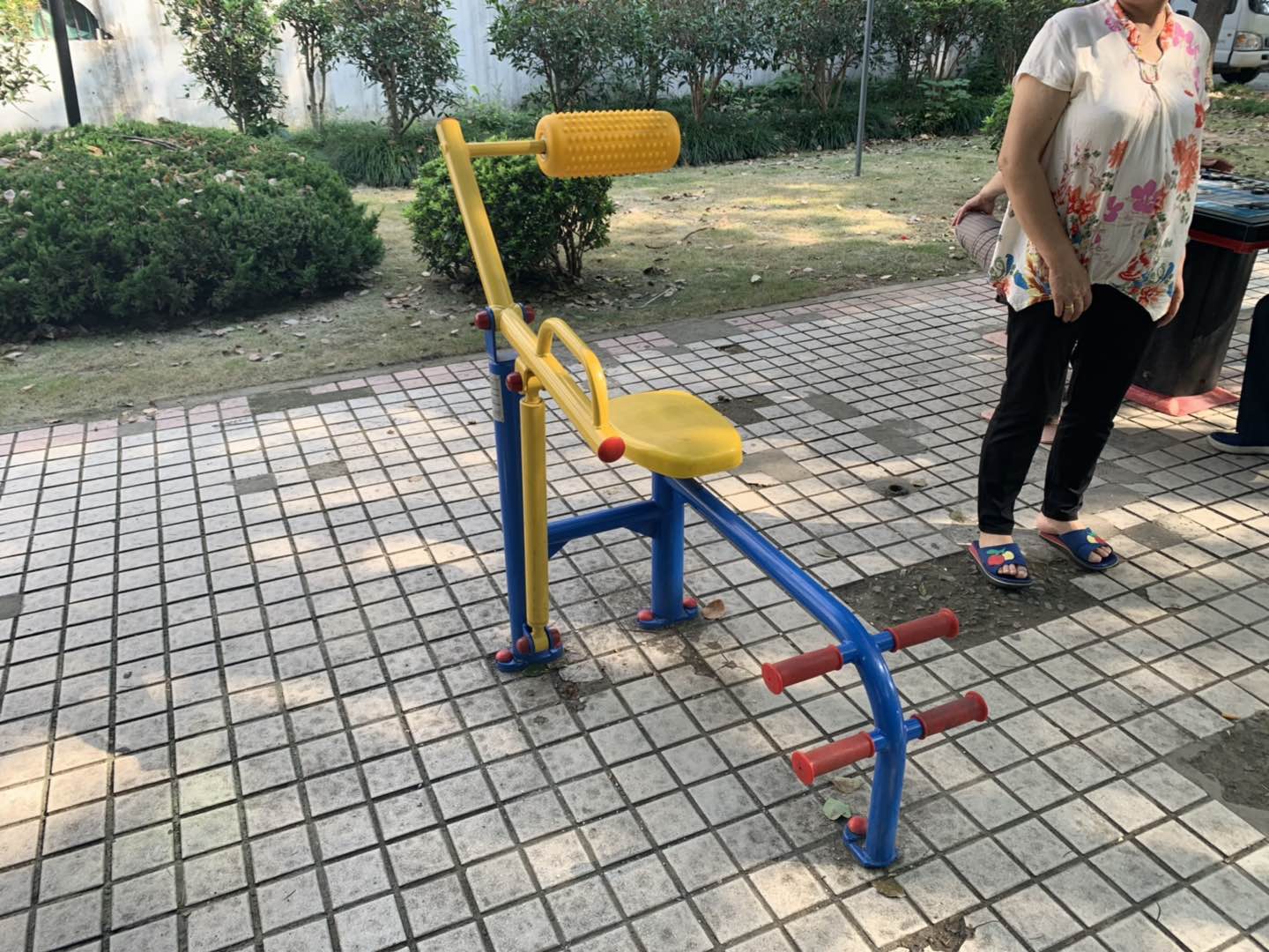 腹背鍛煉器