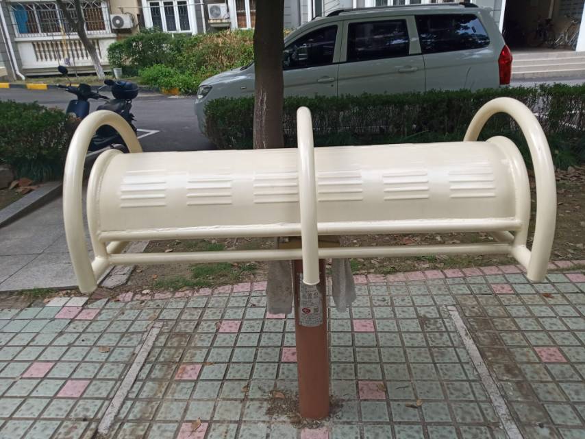 伸腰展背器