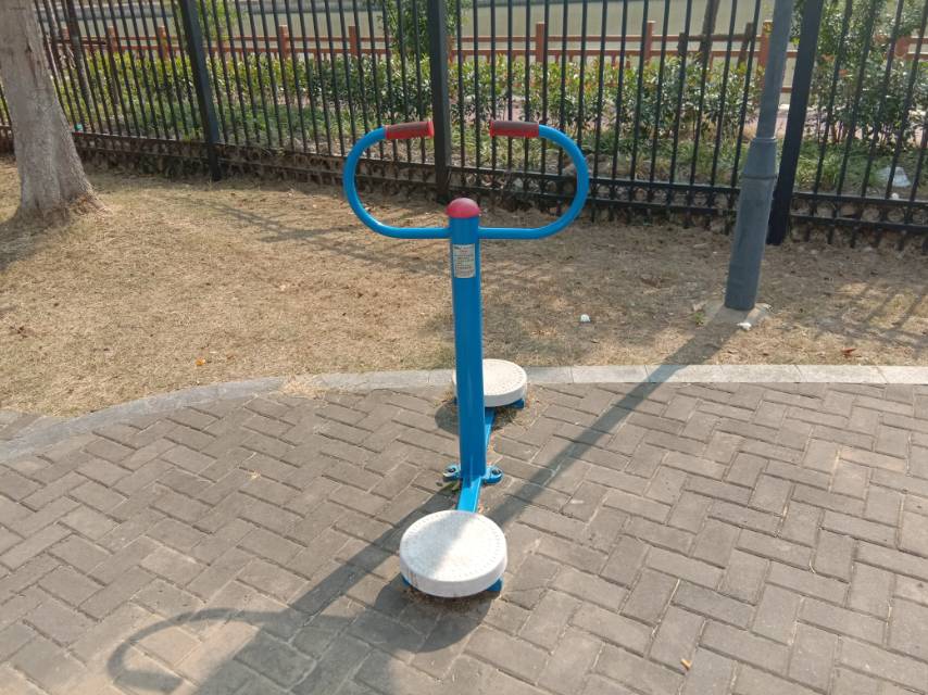 扭腰器