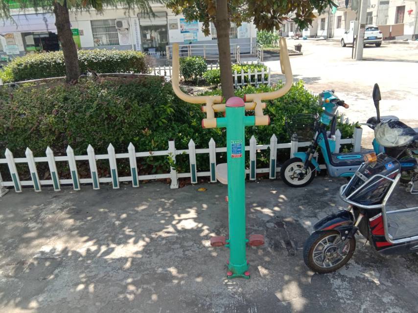 自重拉胸器