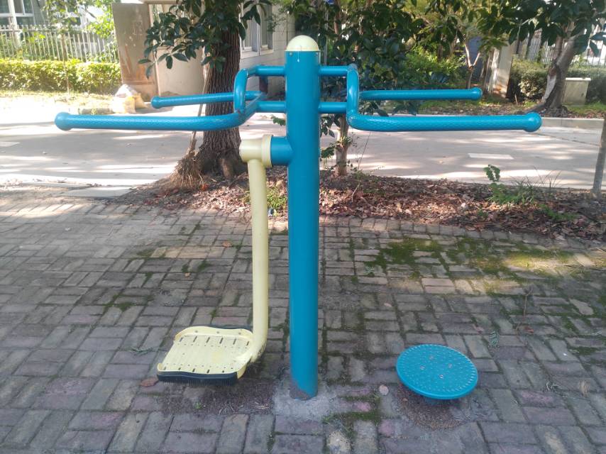 扭腰鐘擺器