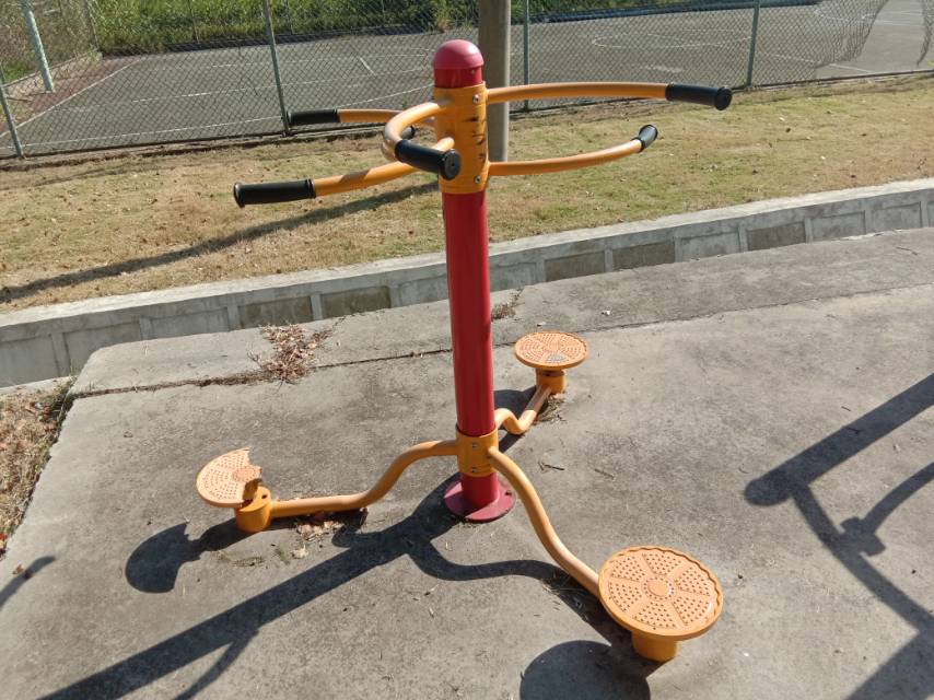 扭腰器