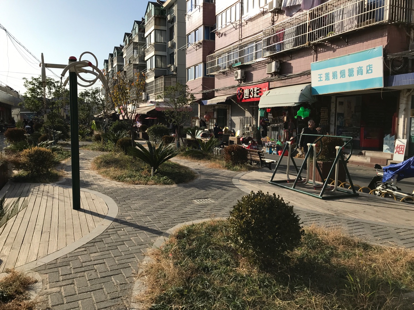 鹽倉居委鹽倉休閑廣場(chǎng)健身路徑