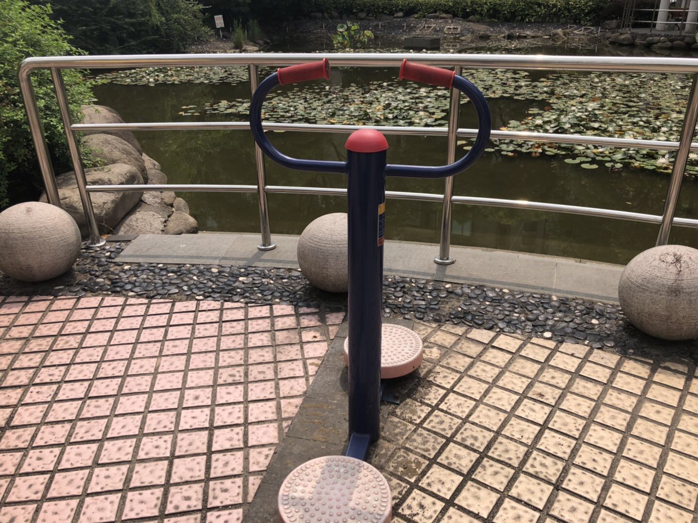扭腰器