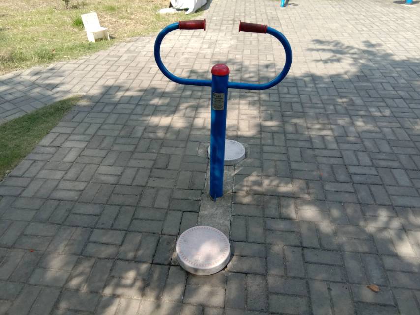 扭腰器