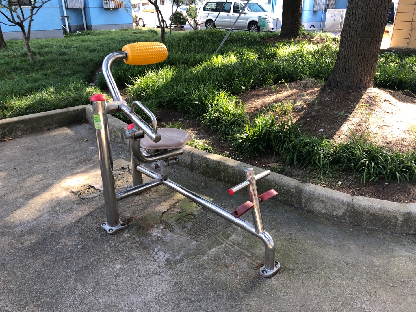 腹背鍛煉器