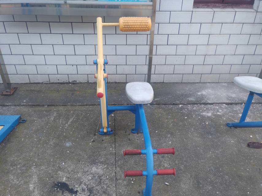 腹背鍛煉器