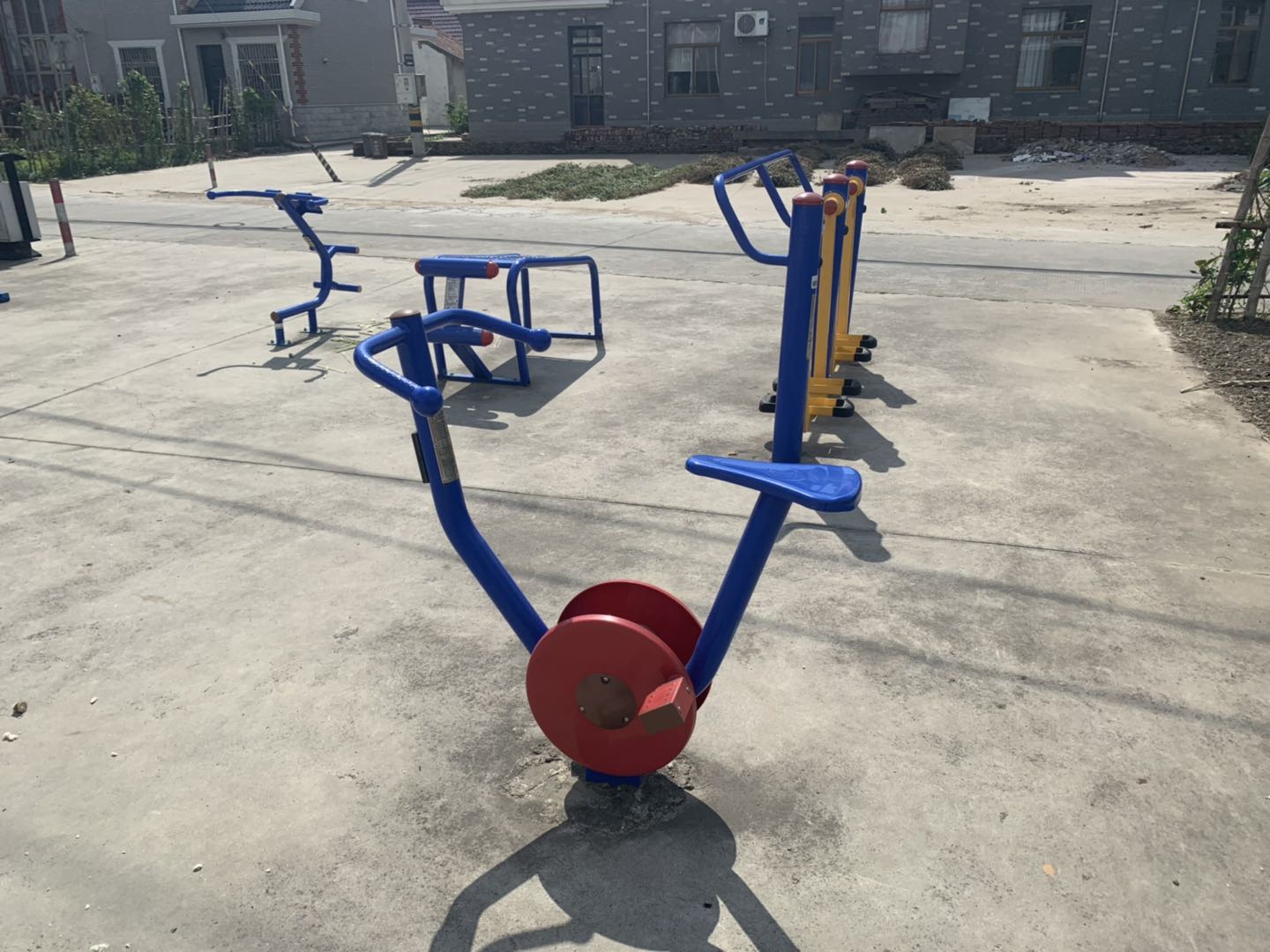直立健身車