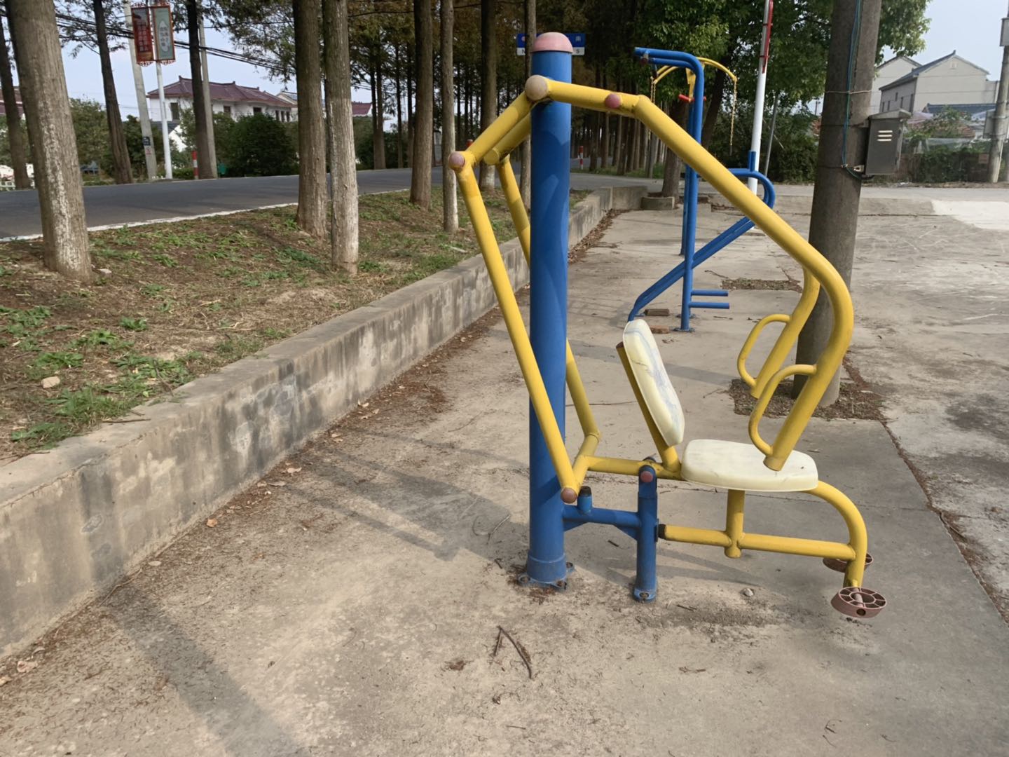 自重推胸器