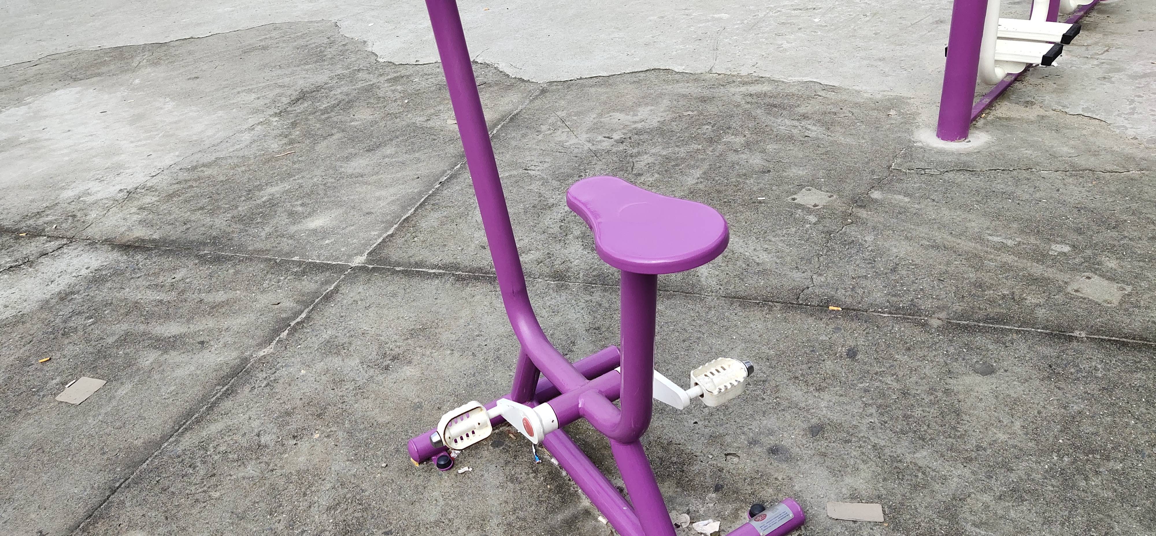 直立健身車