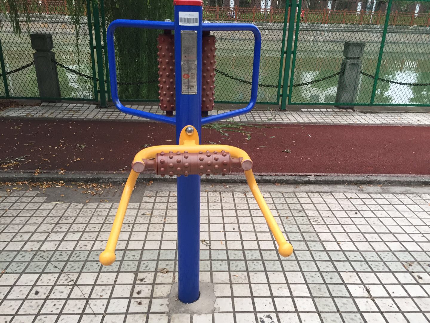 腰背按摩器