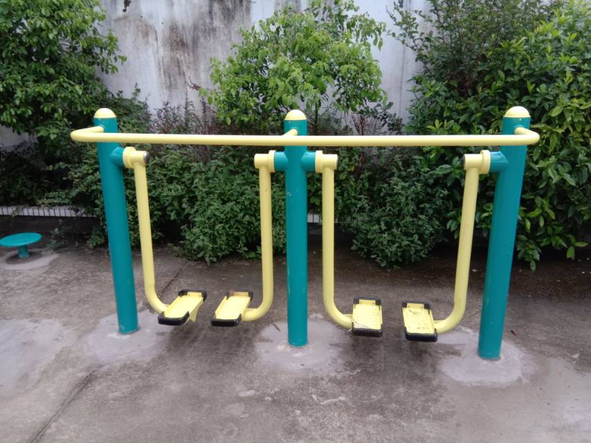 雙位太空漫步機