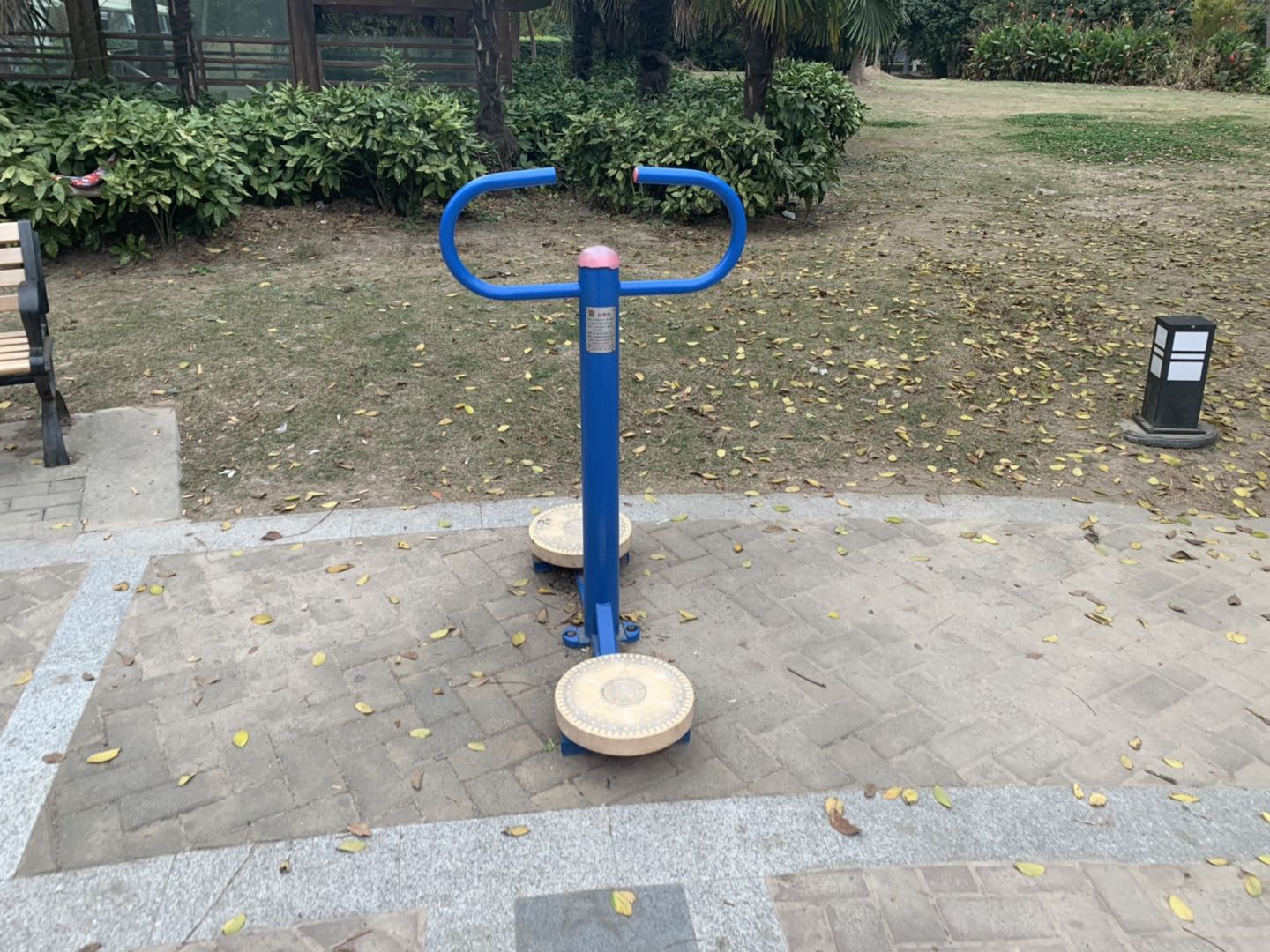 扭腰器