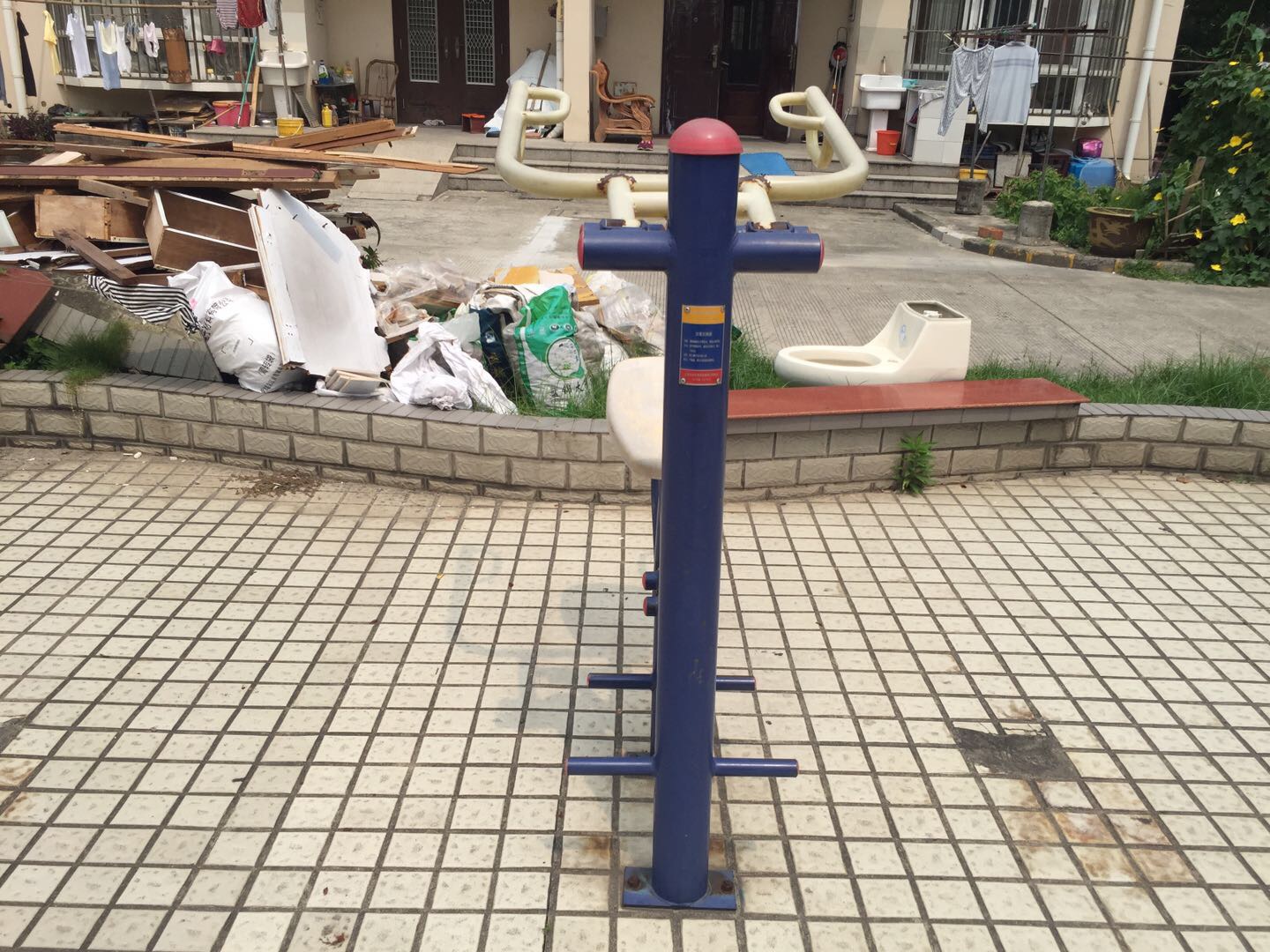 自重拉胸器