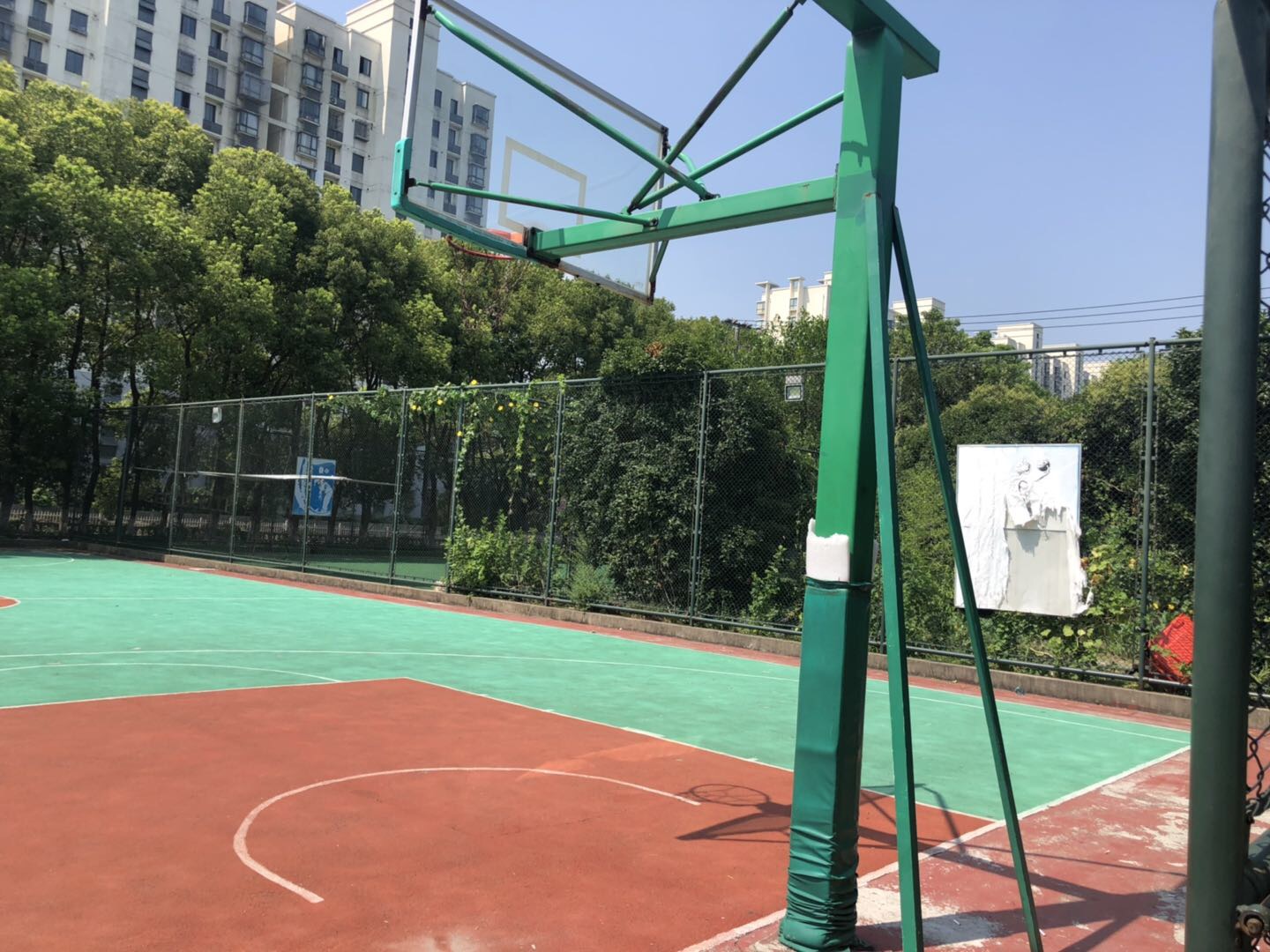 紅光社區(qū)公共運(yùn)動(dòng)場(chǎng)