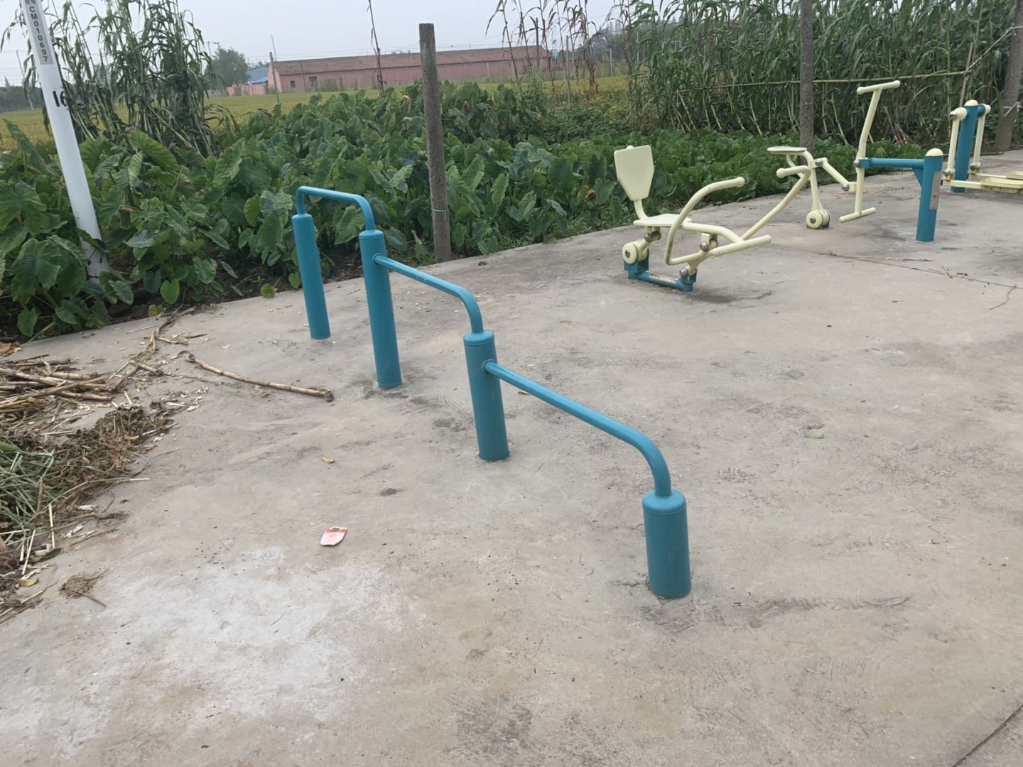 彈震壓腿器