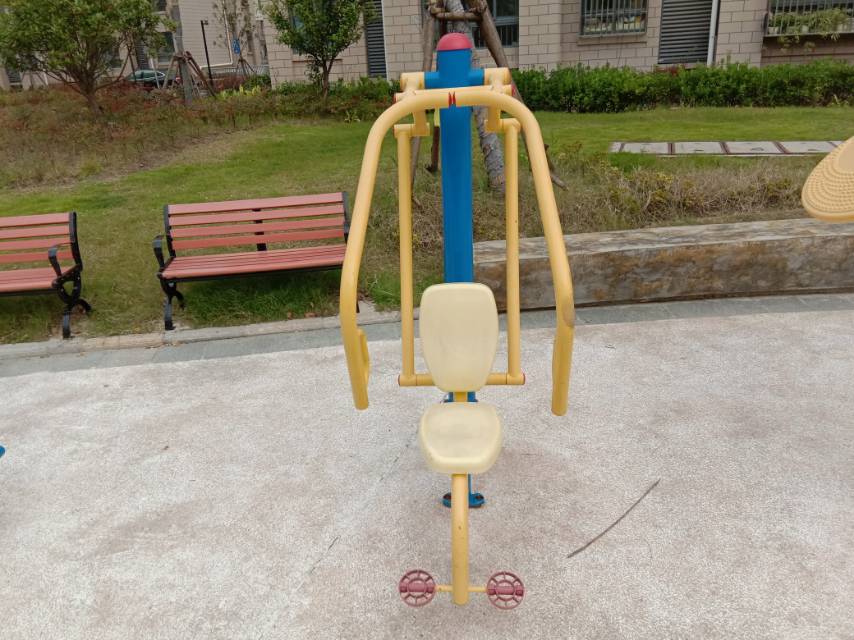 自重推胸器