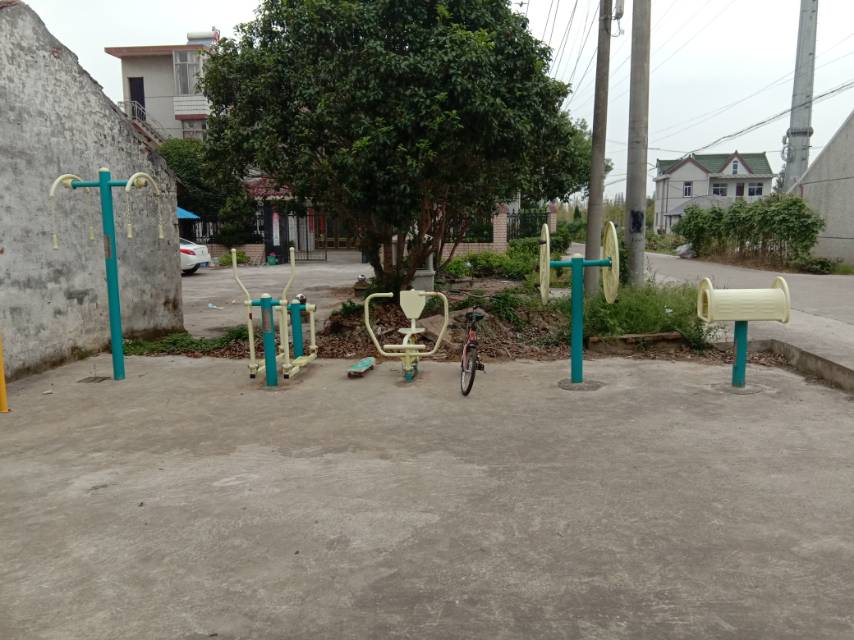 堡鎮(zhèn)米行村8隊健身點