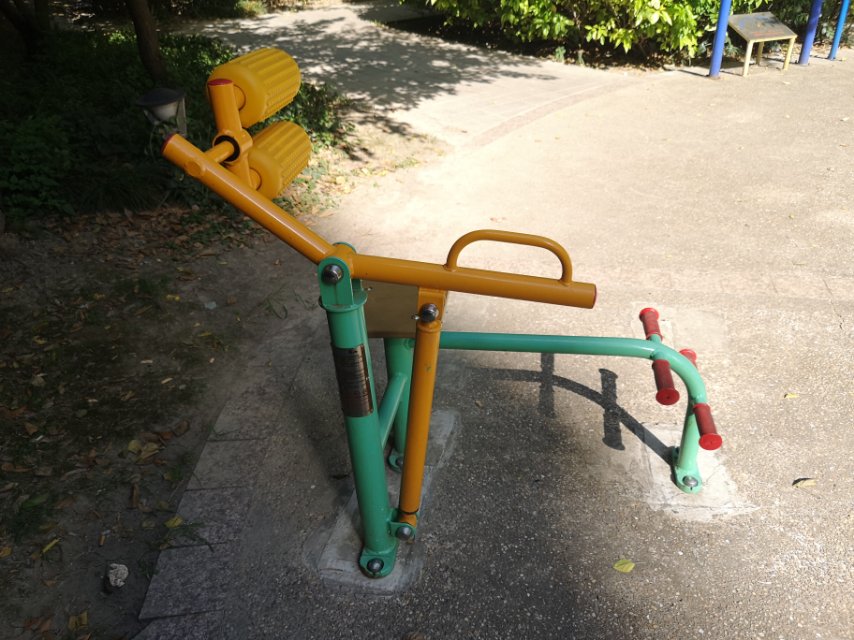 腹背鍛煉器