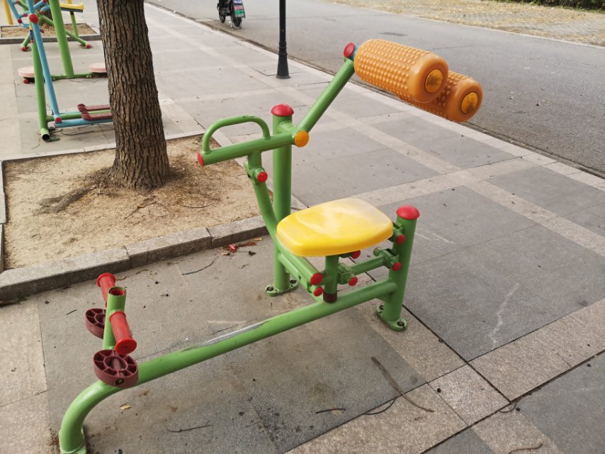 腹背鍛煉器