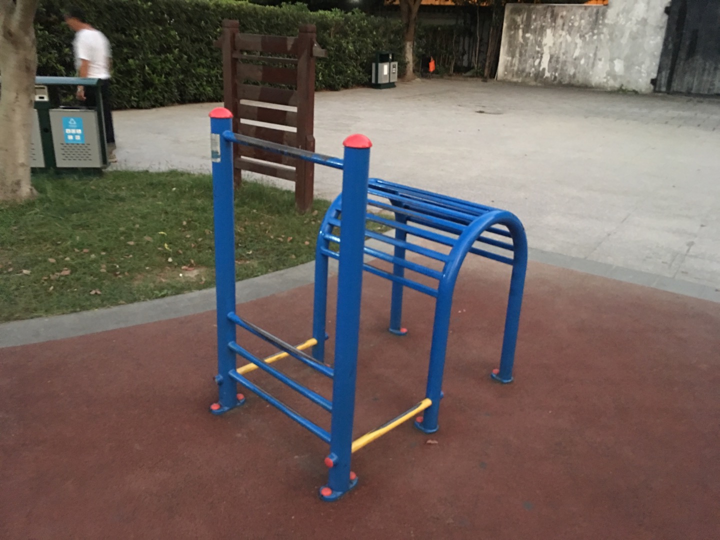 腰背伸展器