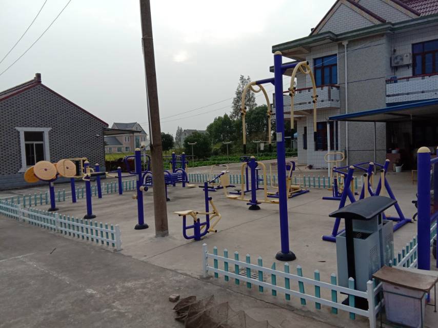 堡鎮(zhèn)四滧村27隊健身點