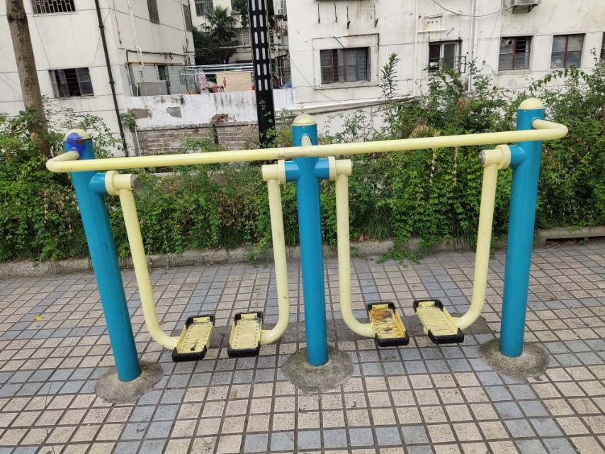 雙位太空漫步機