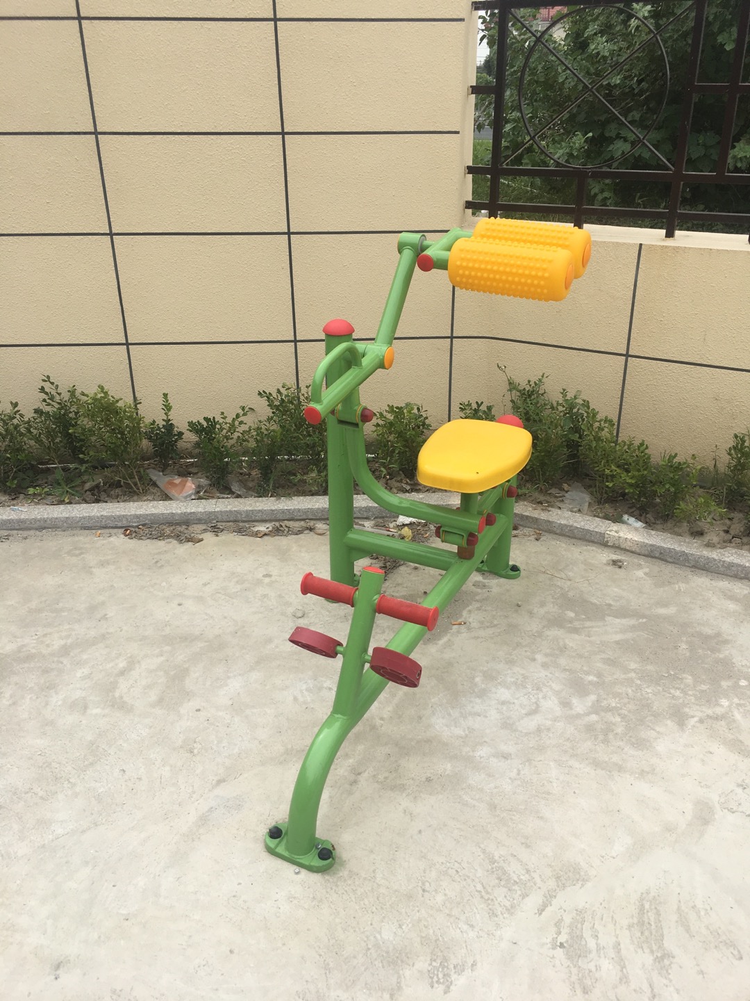 腹背鍛煉器