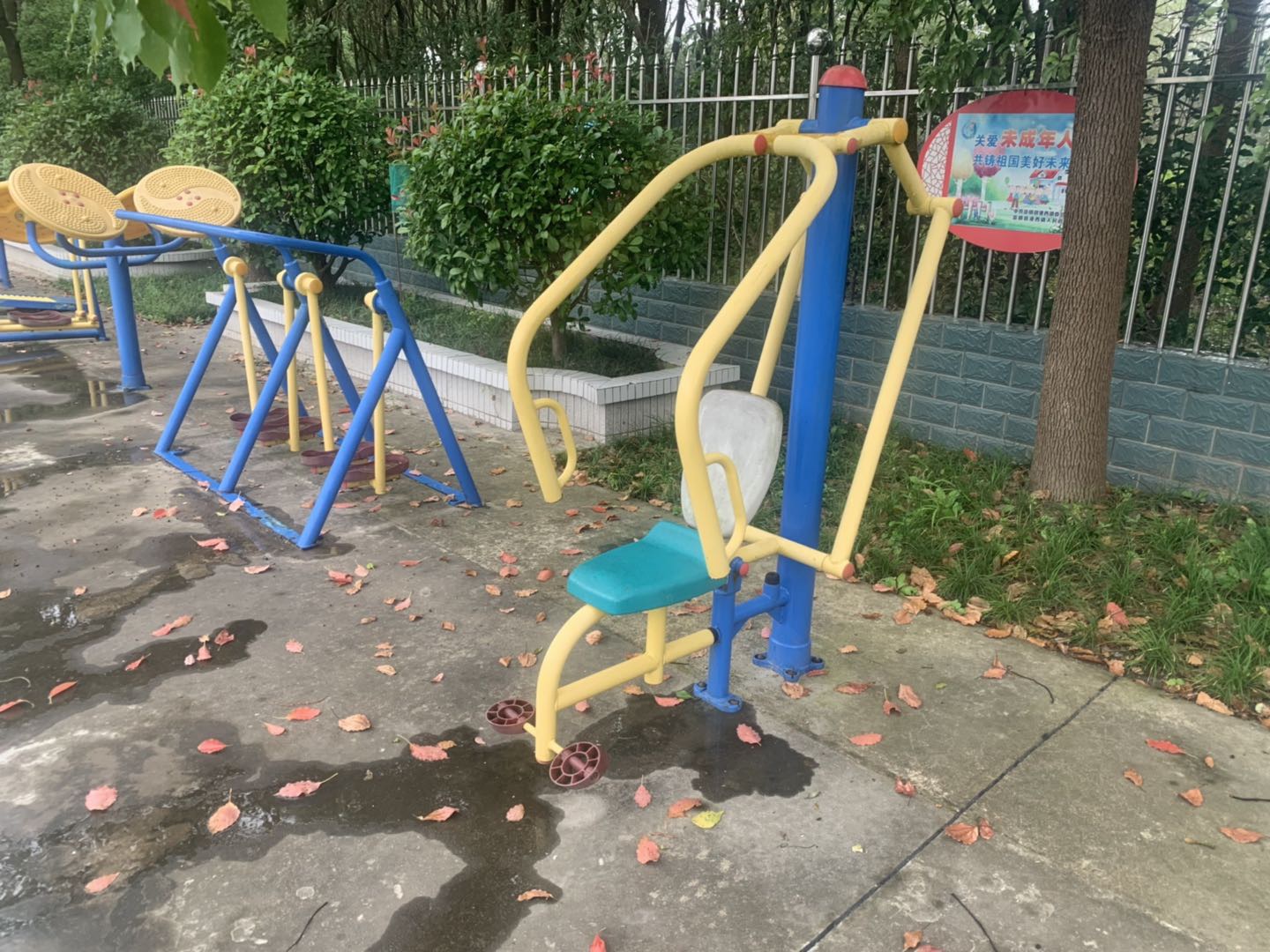 自重拉胸器