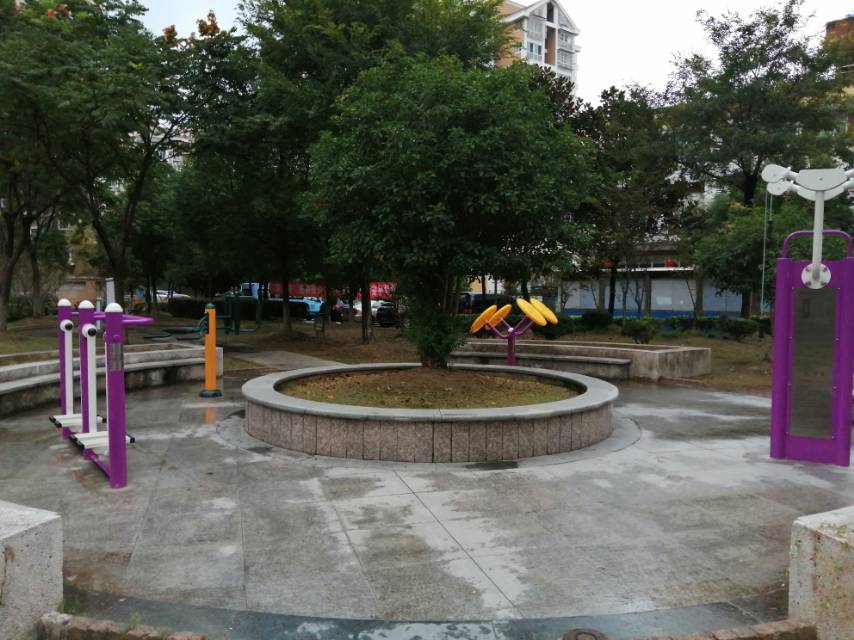 閔行區(qū)華漕鎮(zhèn)愛(ài)博六村居委愛(ài)博六村市民益智健身點(diǎn)