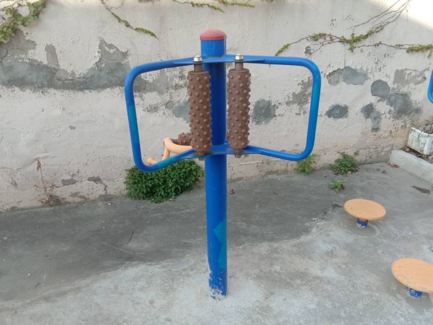 腰背按摩器
