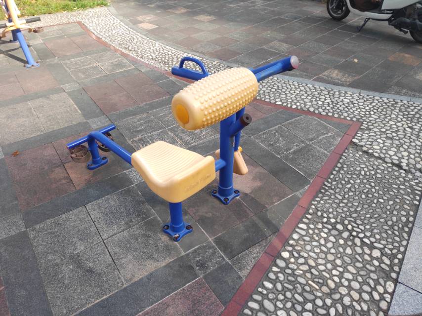 腹背鍛煉器