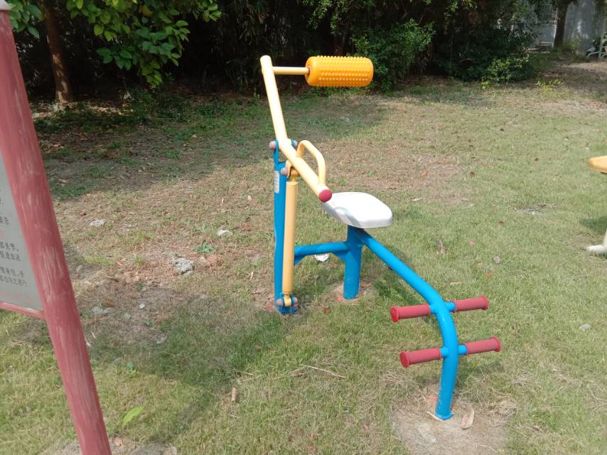 腹背鍛煉器