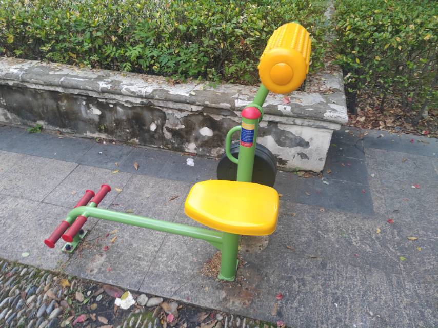 腹背鍛煉器