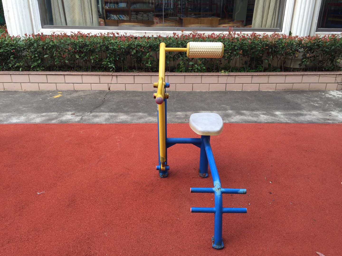 腹背鍛煉器