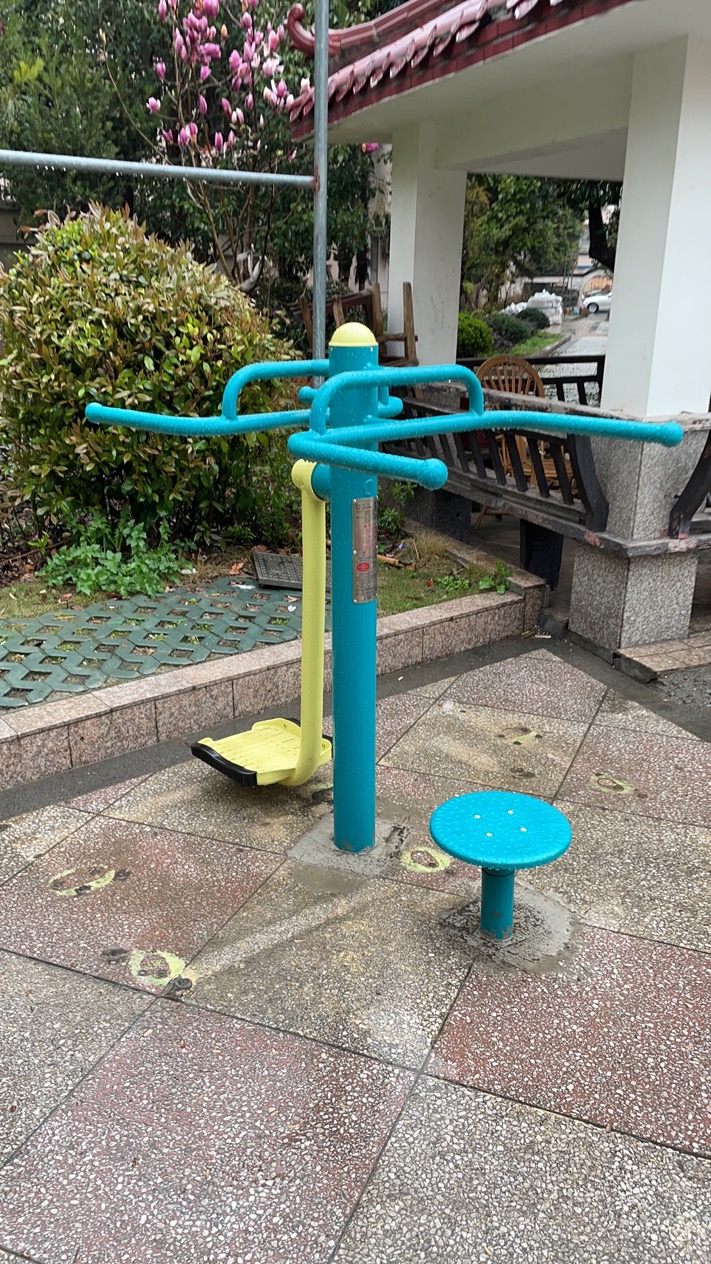 扭腰鐘擺器