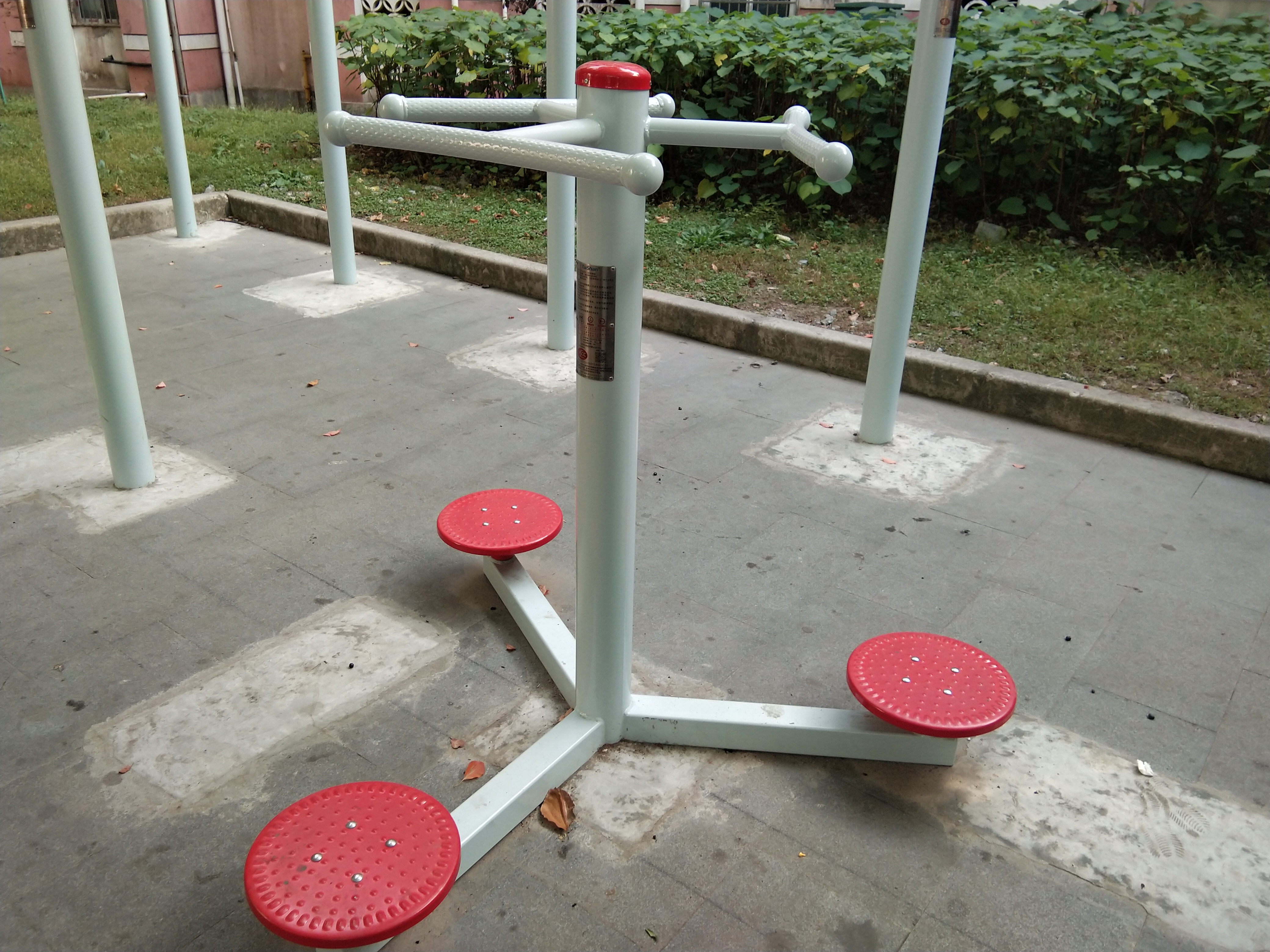 三位扭腰器