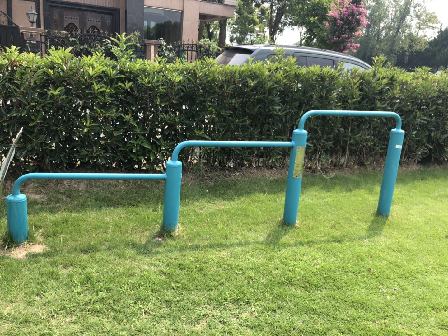 彈震壓腿器