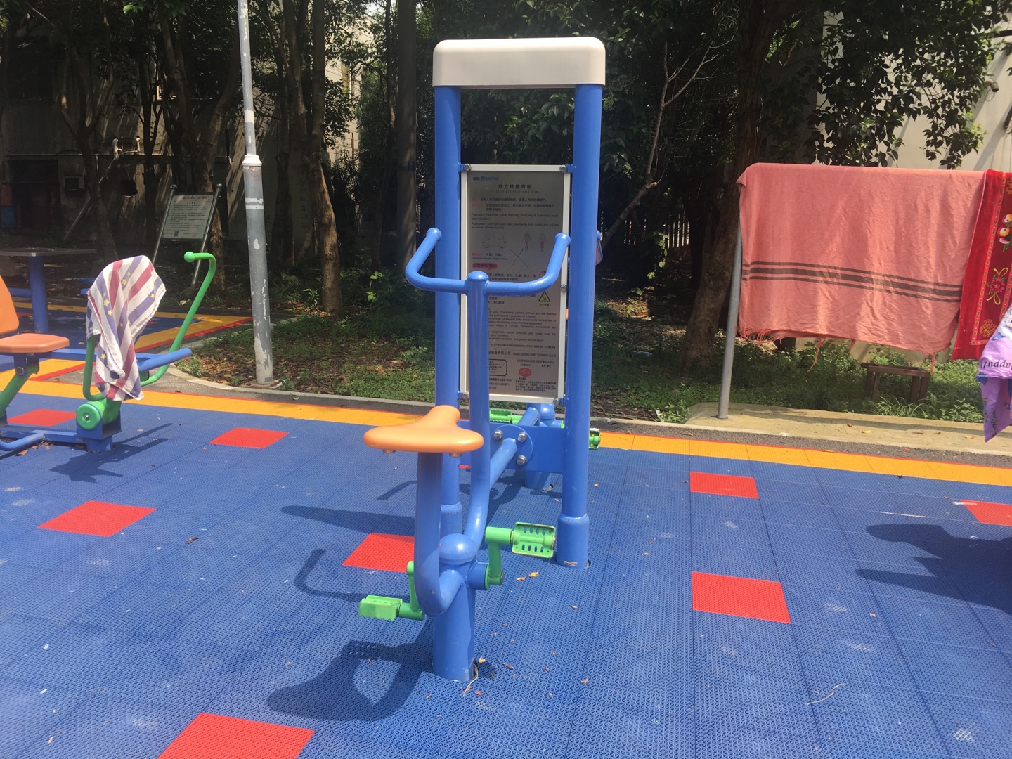 雙立柱健身車