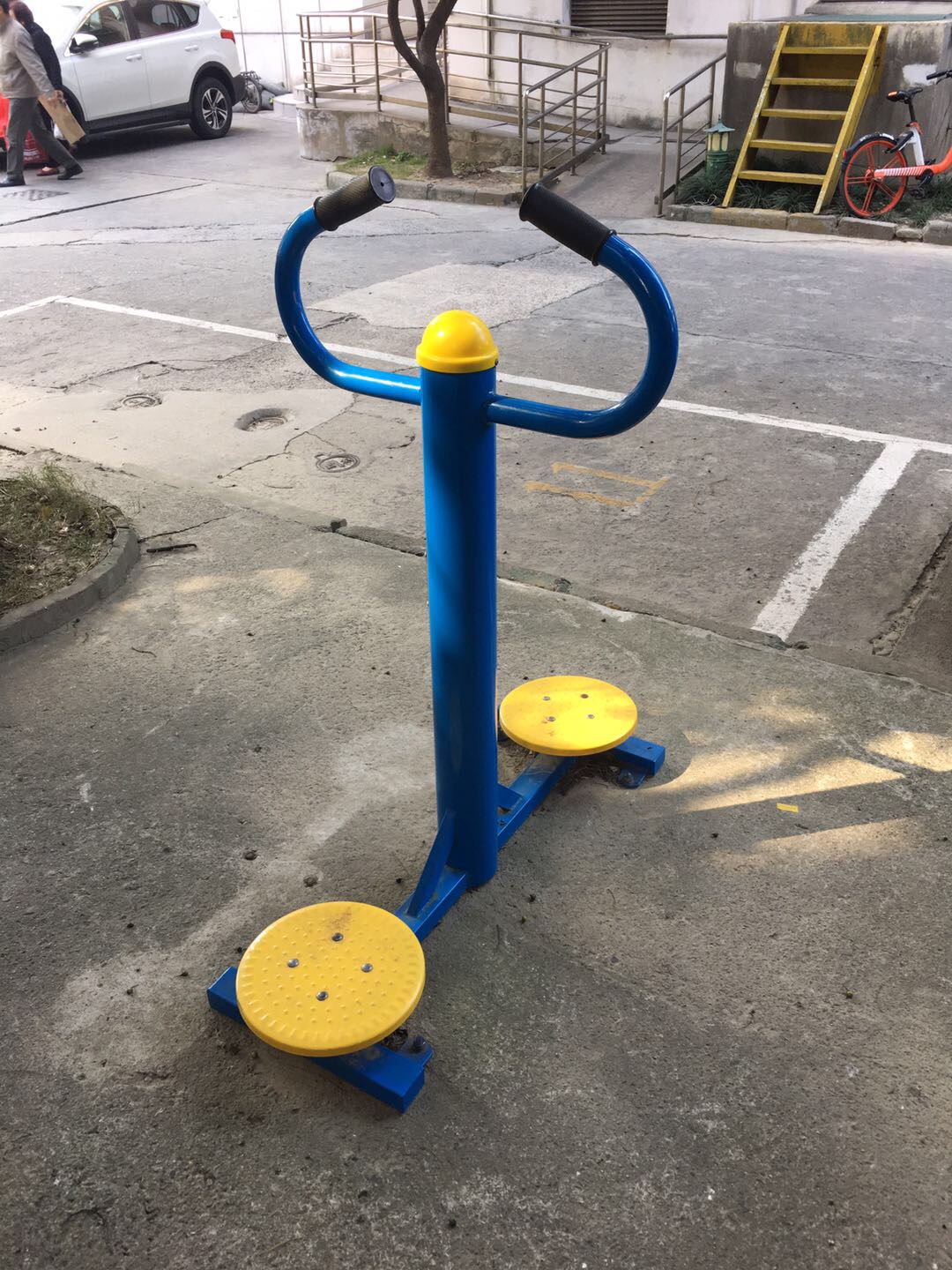扭腰器