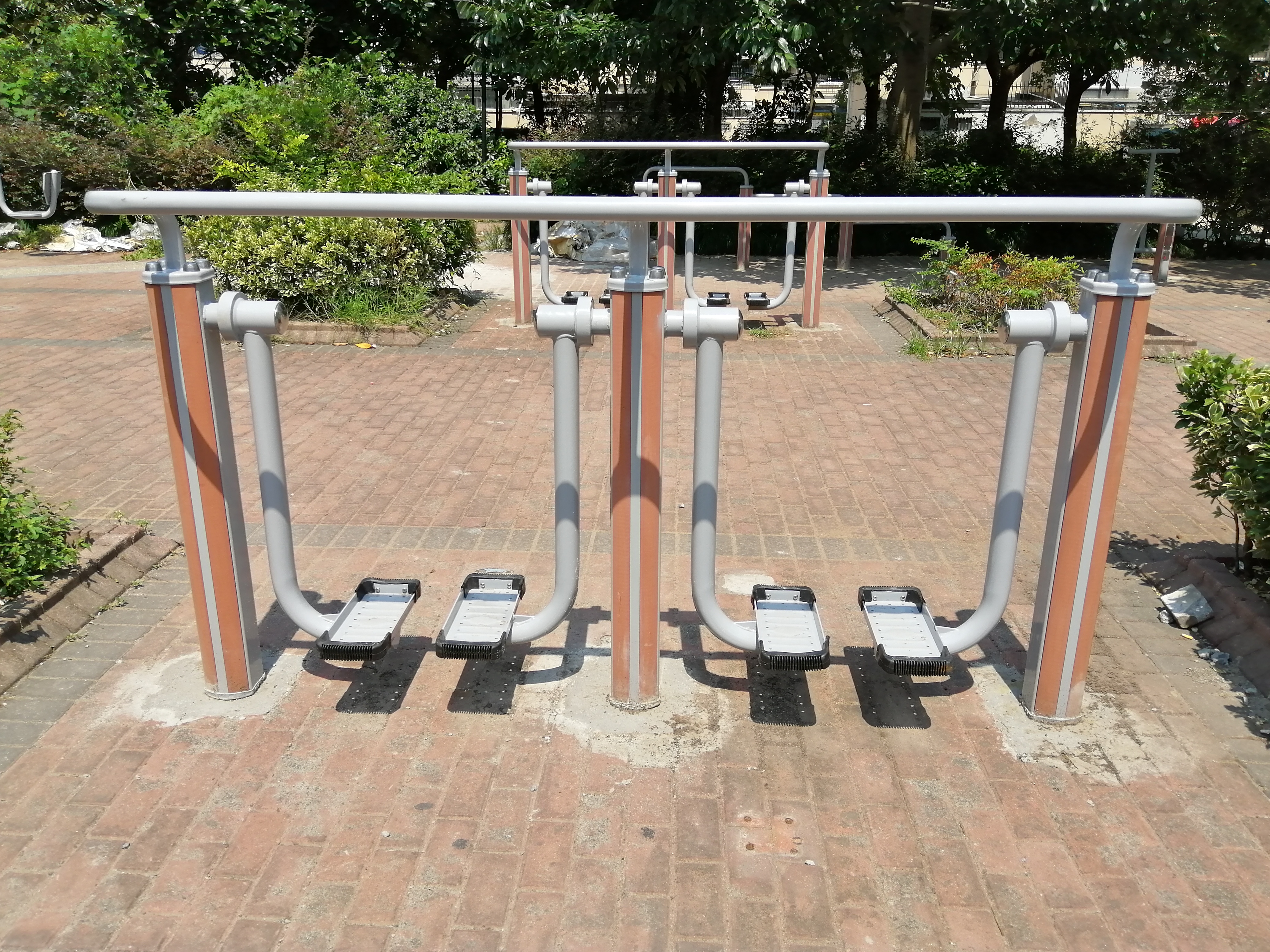 雙位太空漫步機