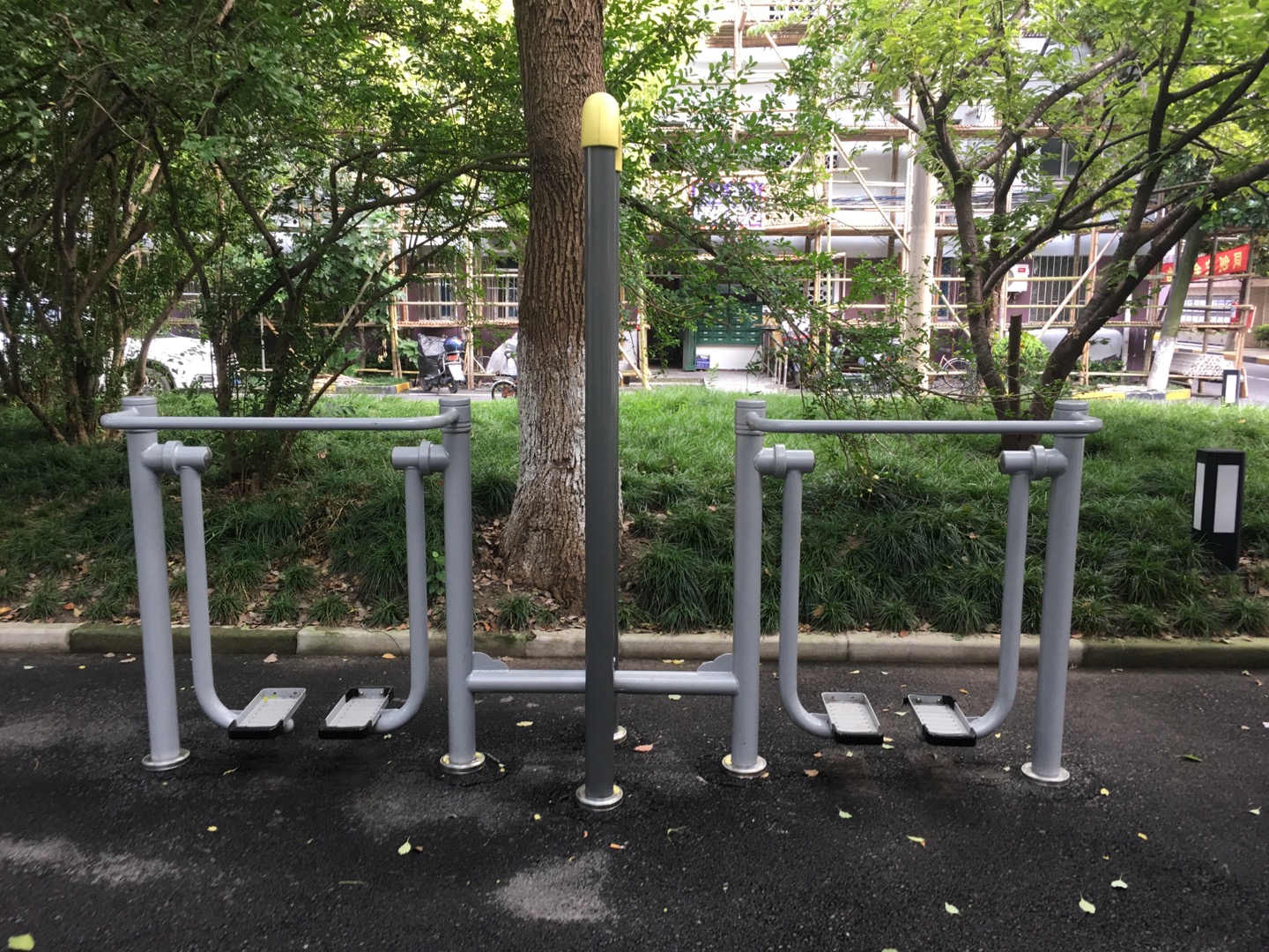 雙位太空漫步機