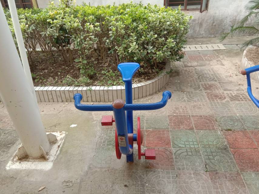 直立健身車