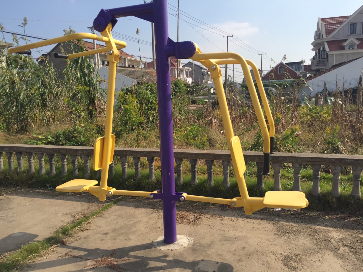 坐推坐拉器